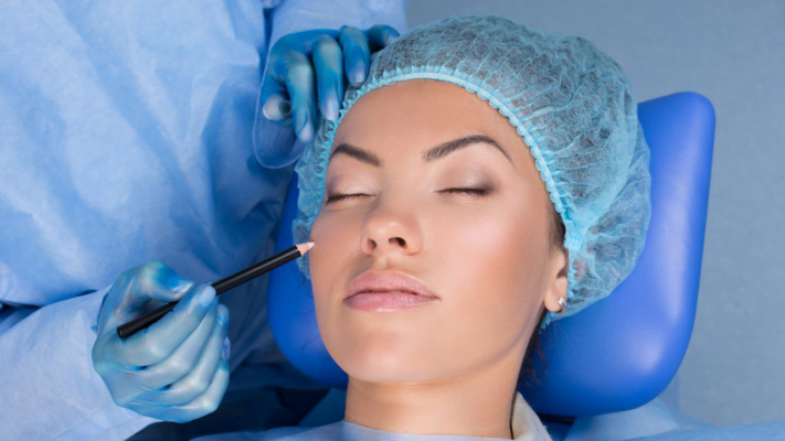 How is FaceLift Surgery Applied?